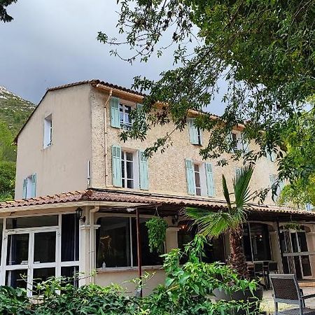 Logis Hotel & Restaurant Du Parc Жемено Экстерьер фото
